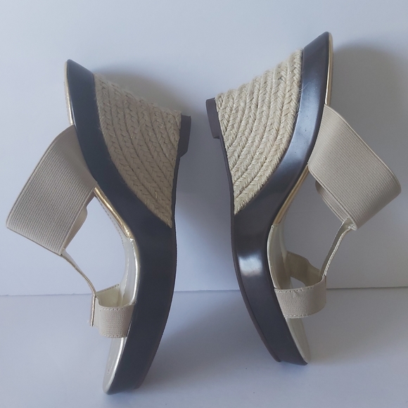 Charles David sandale  Size 8B - Picture 10 of 16